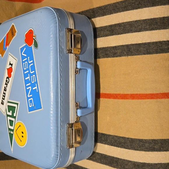 Vintage Blue Luggage Going To Granmas - Picture 2 of 10